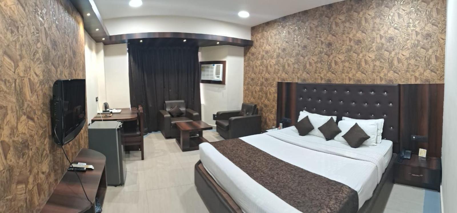 Hotel Samdareeya Pvt Ltd Jabalpur Exteriör bild